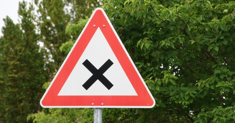 Conseils sécurité feu de camp en forêt : 7 gestes à connaître