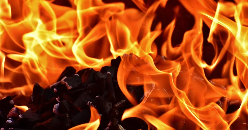 Le feu de camp : le plaisir qui peut tout gâcher